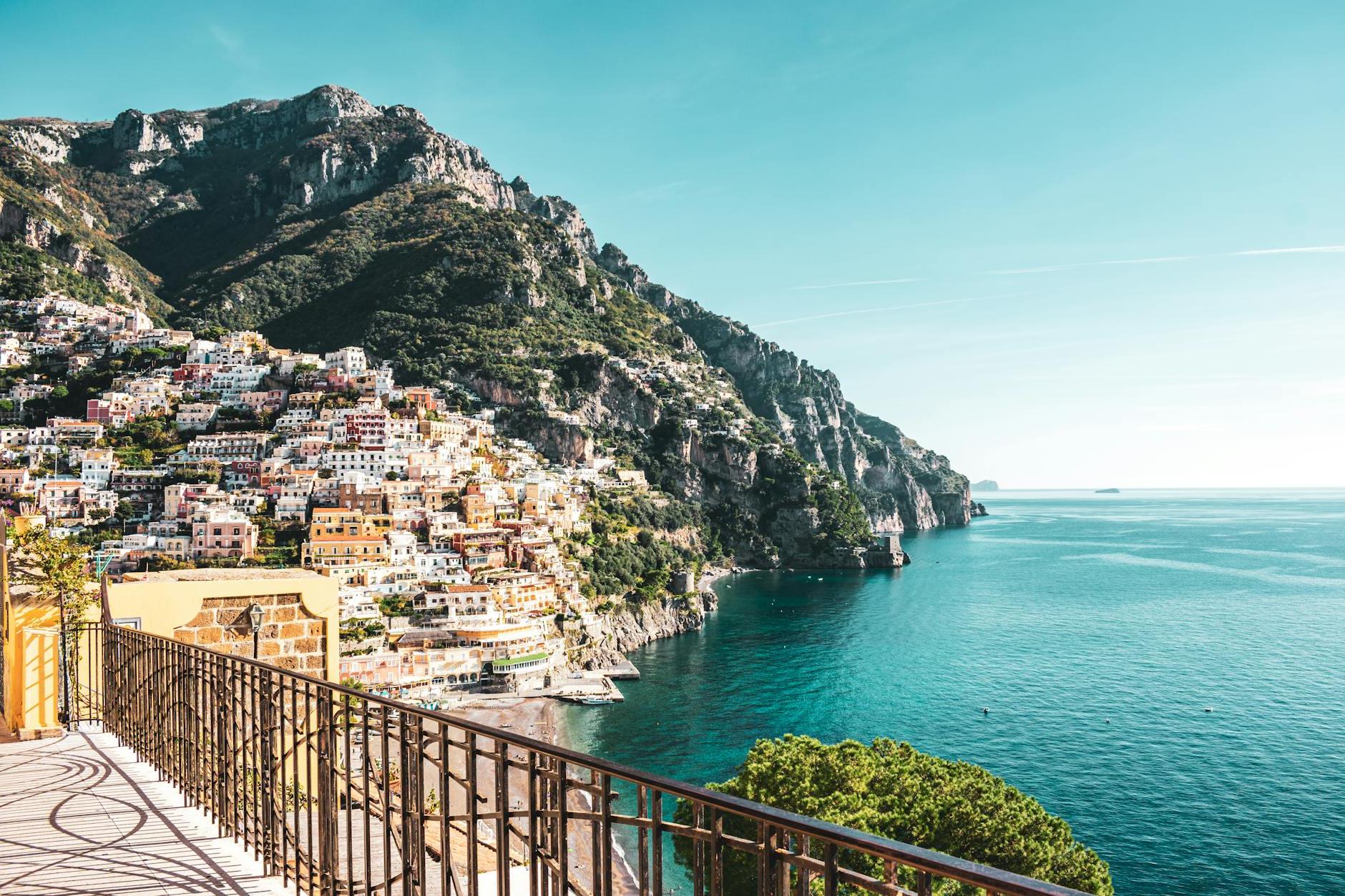 Top 10 Must-Visit Spots in Amalfi, Italy: A Travel Guide