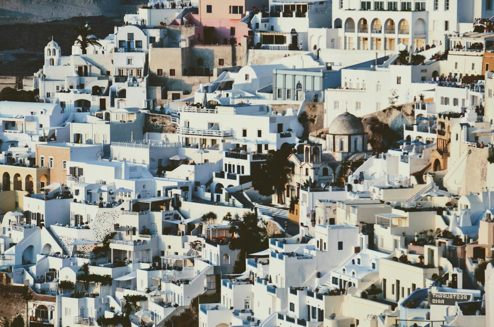 Top 10 Unforgettable Spots to Visit in Santorini for a Dream Greek Vacation