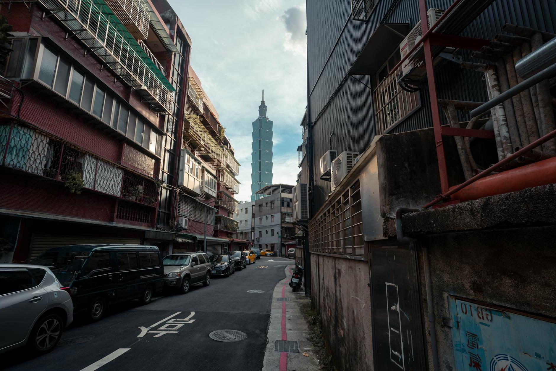 Scenic View of Taipei 101 Observatory From a Street