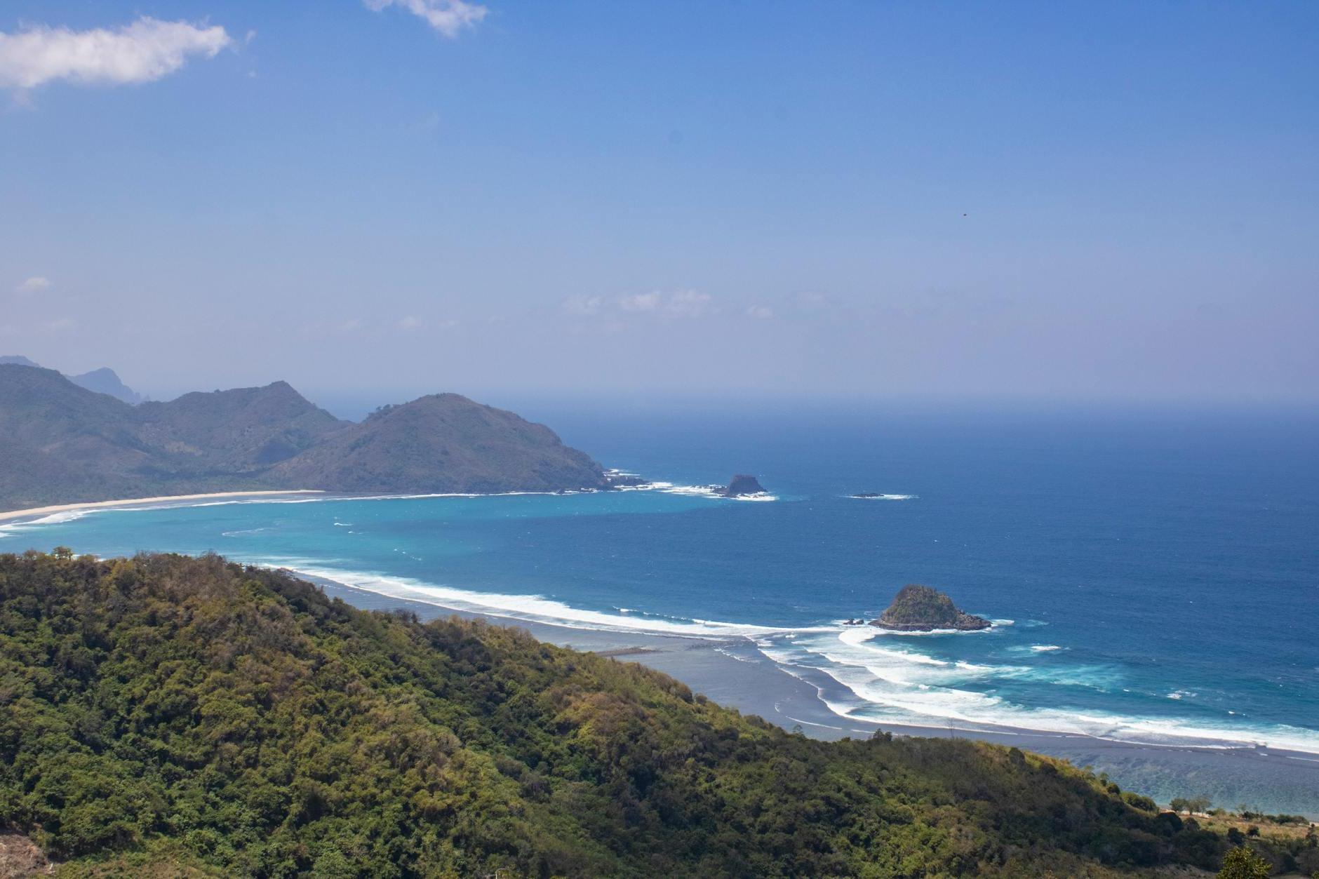 Discover Lombok: Top 10 Must-Visit Destinations in this Indonesian Paradise