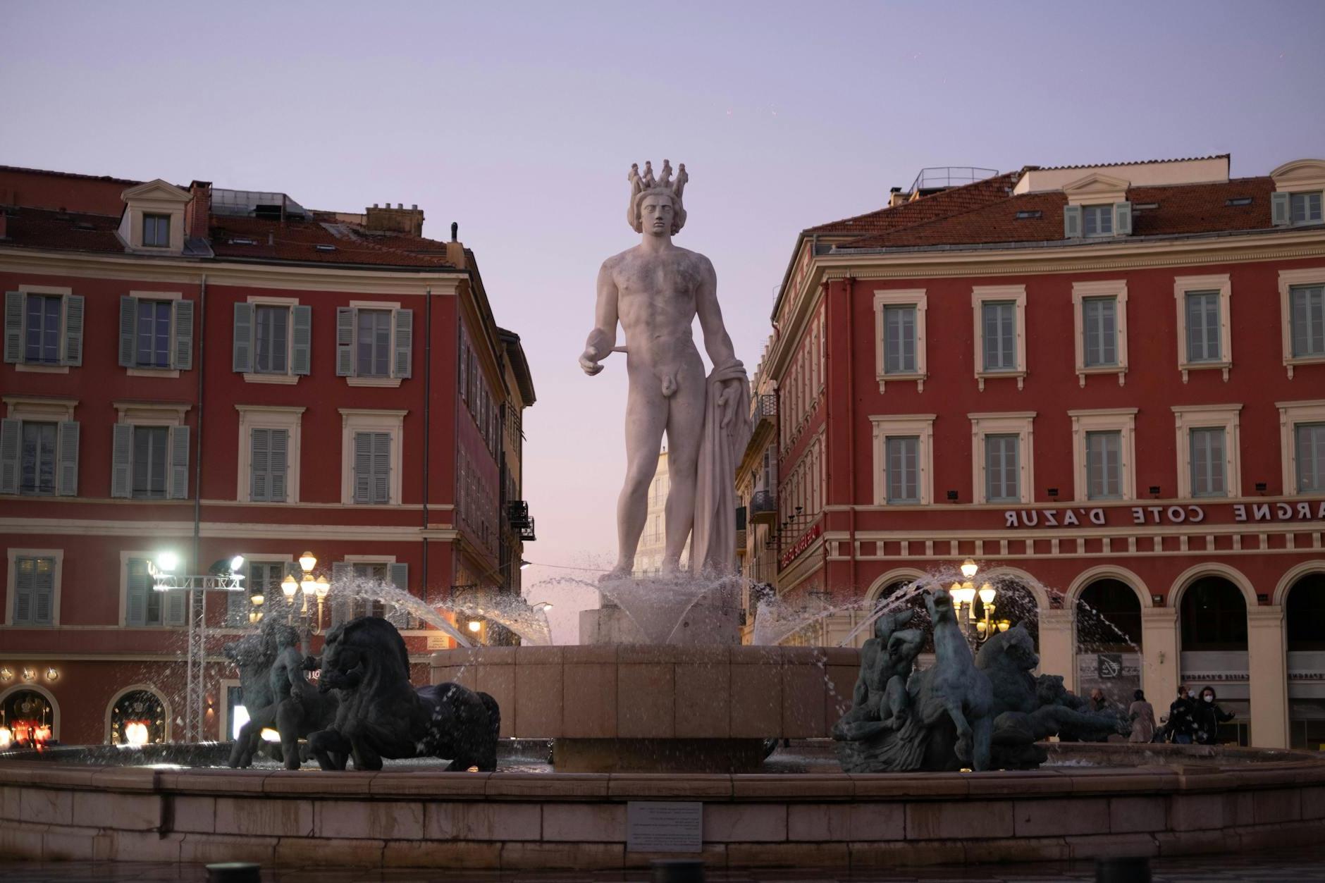 Fountain du Soleil in Nice at Dusk