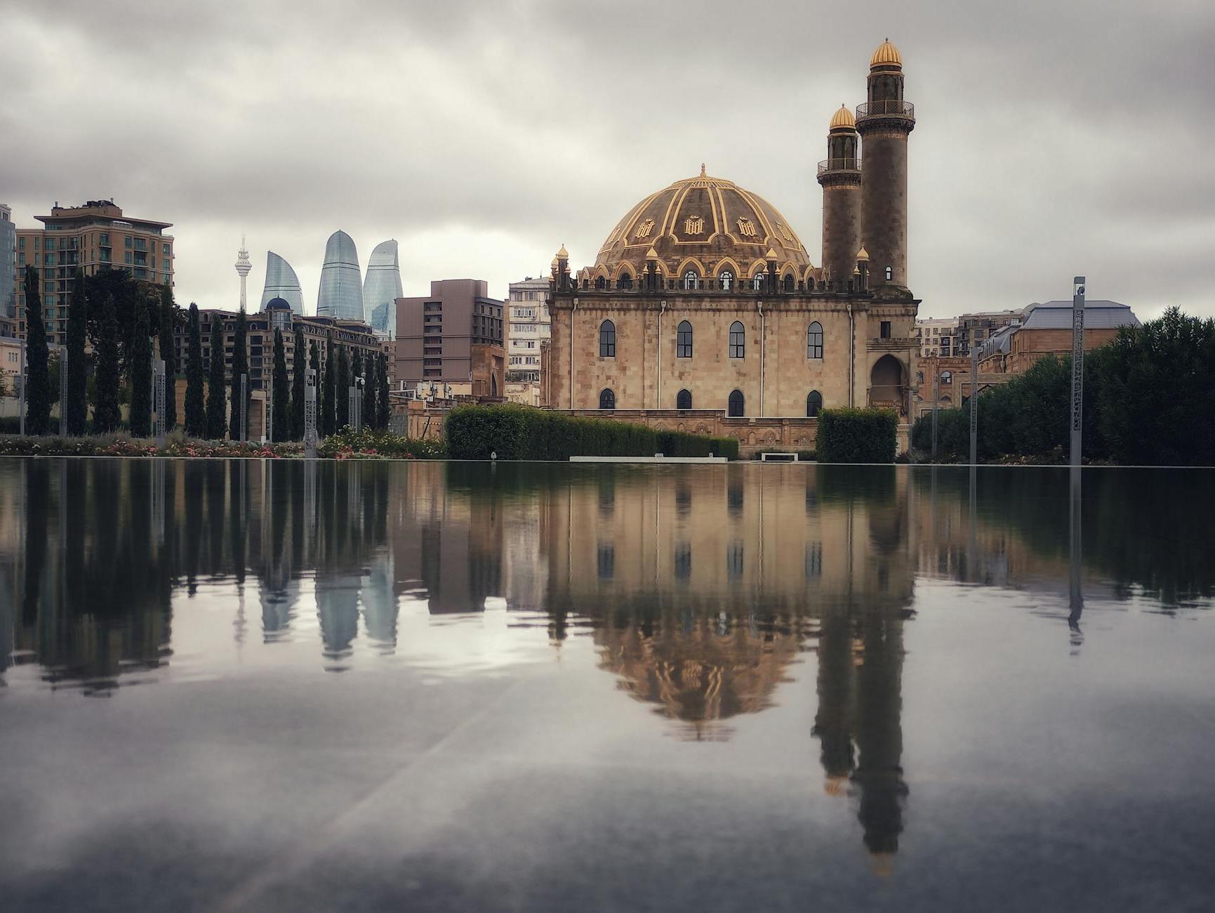 Taza Pir Mosque in Baku