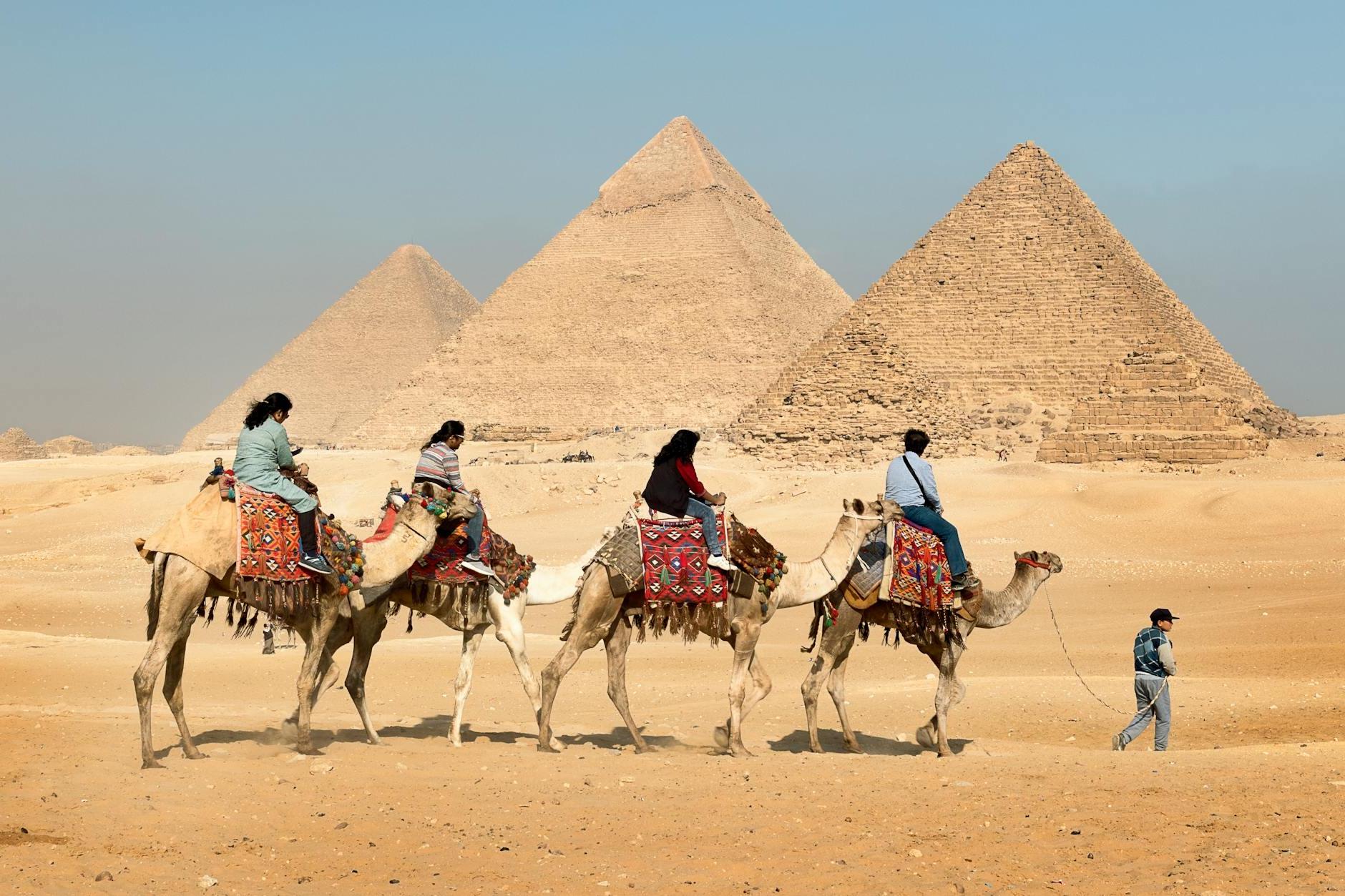 Explore Like a Local: Top 10 Must-Visit Attractions in Cairo, Egypt