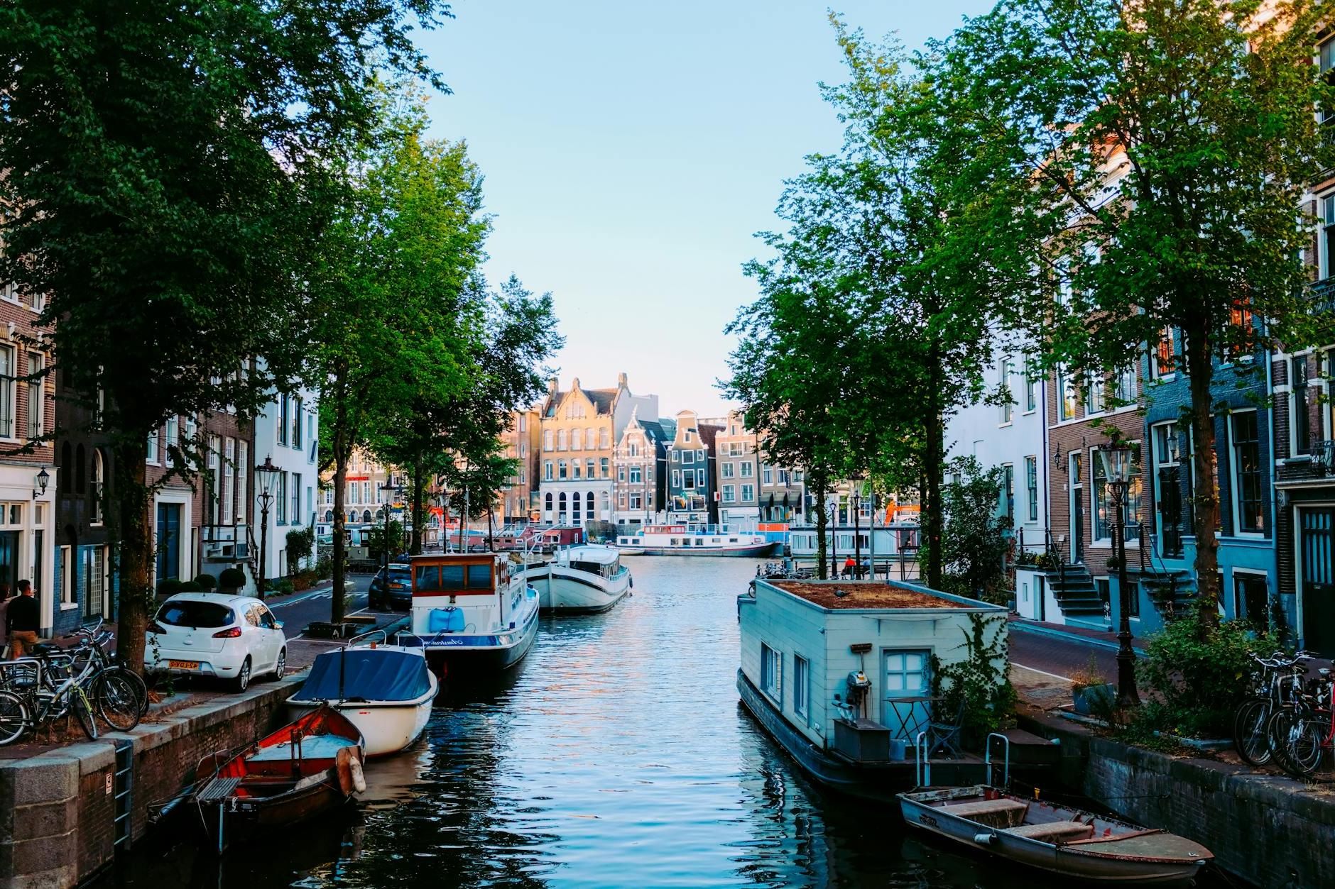 10 Must-See Attractions in Amsterdam: Your Ultimate Guide to the Venice of the North