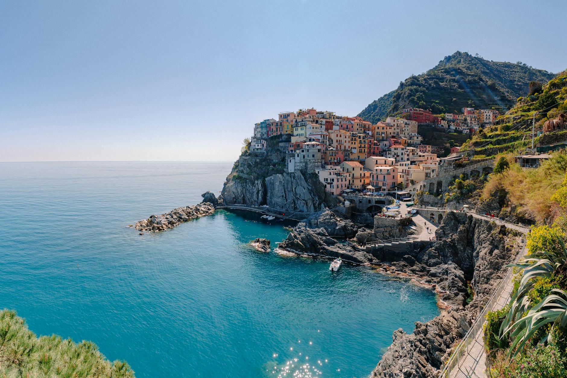 Discover the 10 Must-See Spots in Cinque Terre, Italy