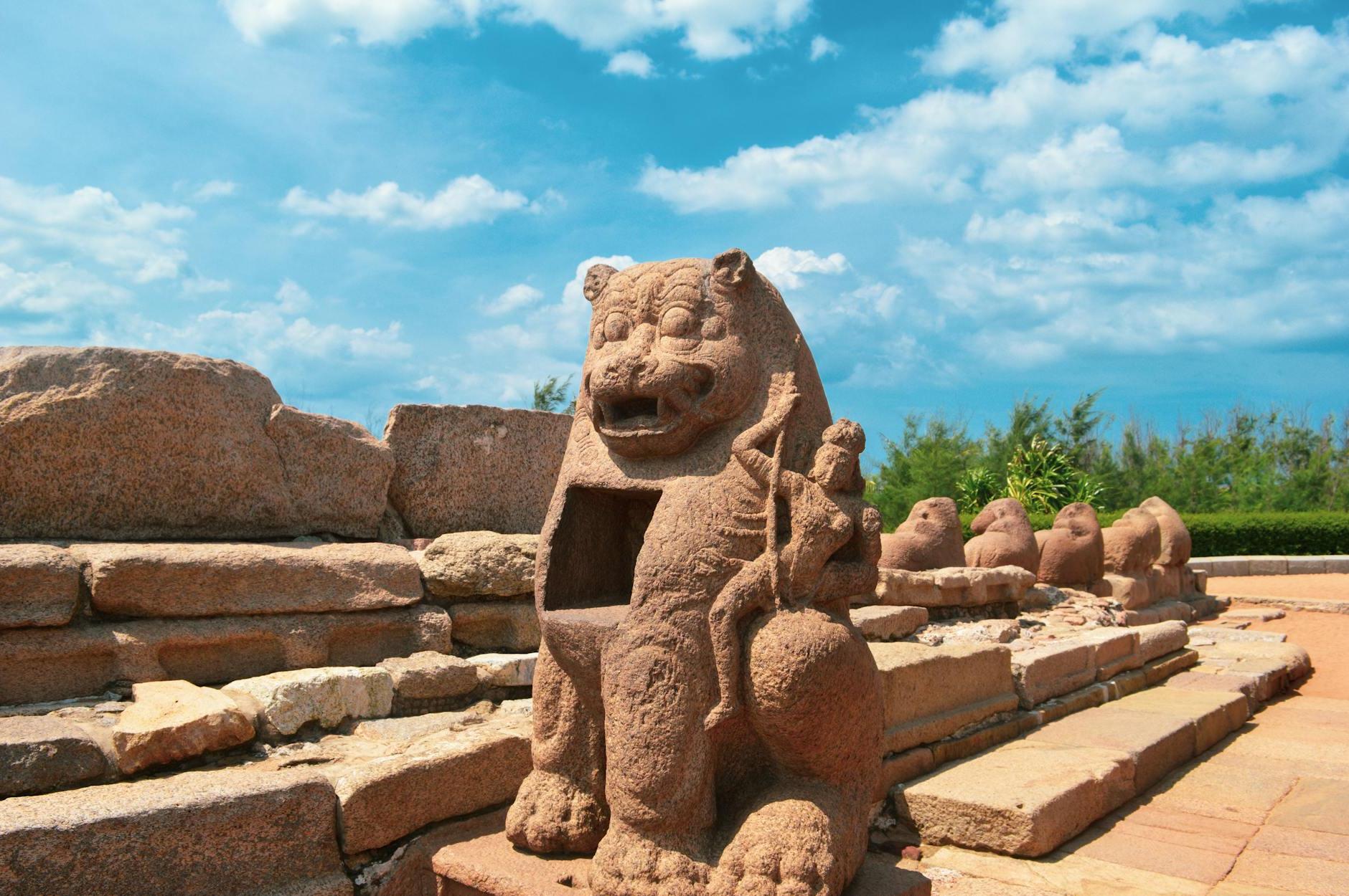 Sculpture in the Shore Temple in Mahabalipuram, India