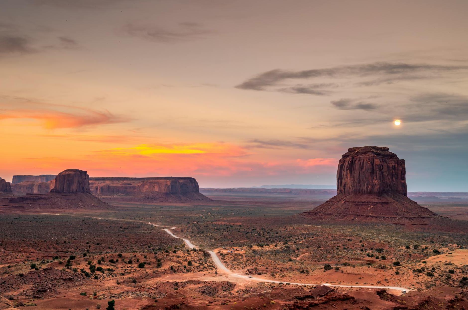 10 Must-Visit Places in Monument Valley