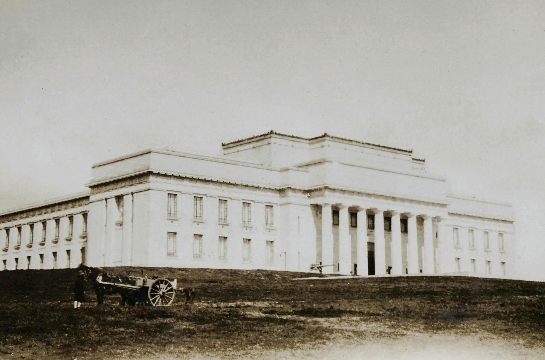 An Old Photograph of Auckland War Memorial Museum